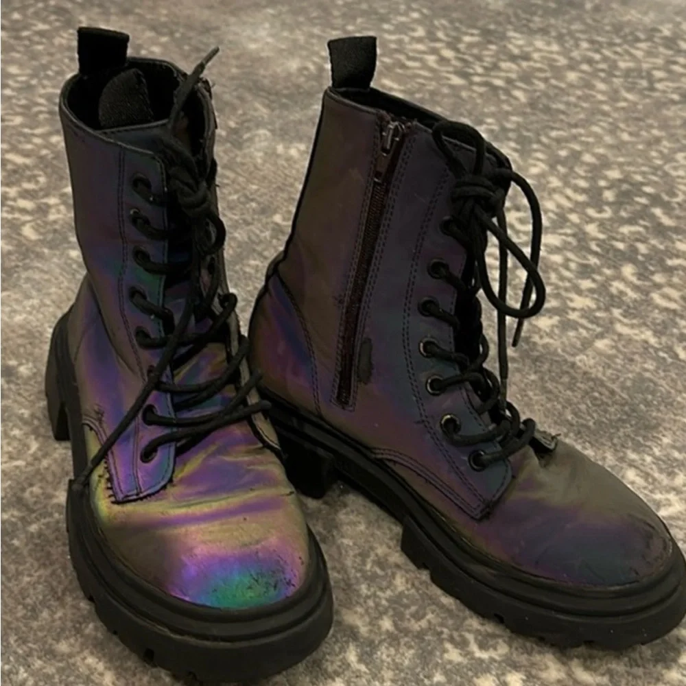 ZARA HOLOGRAM BOOTS KIDS SIZE 32/12